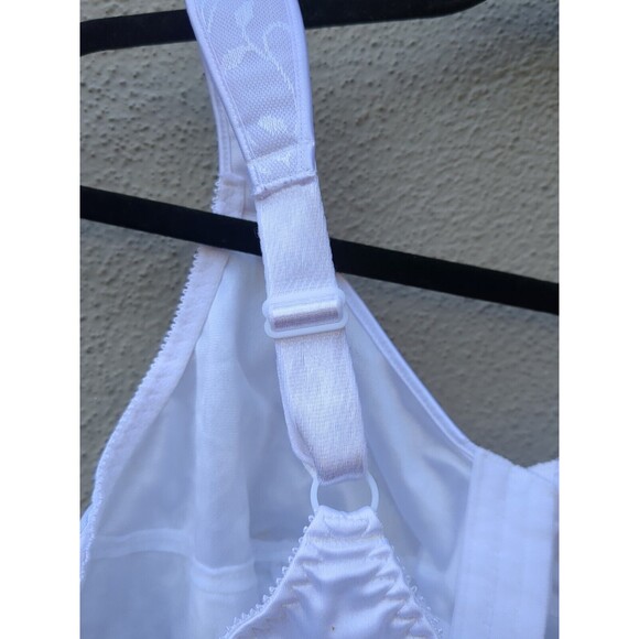 Hanes Just my size 1107 Easy On Front Close Bra. White 44DDD - Picture 9 of 11